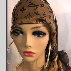 Meet your Posher, Queen